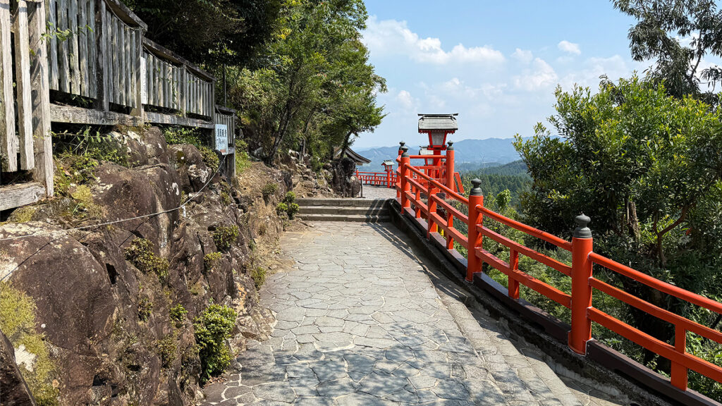 白蛇様の岩窟(奥の院)