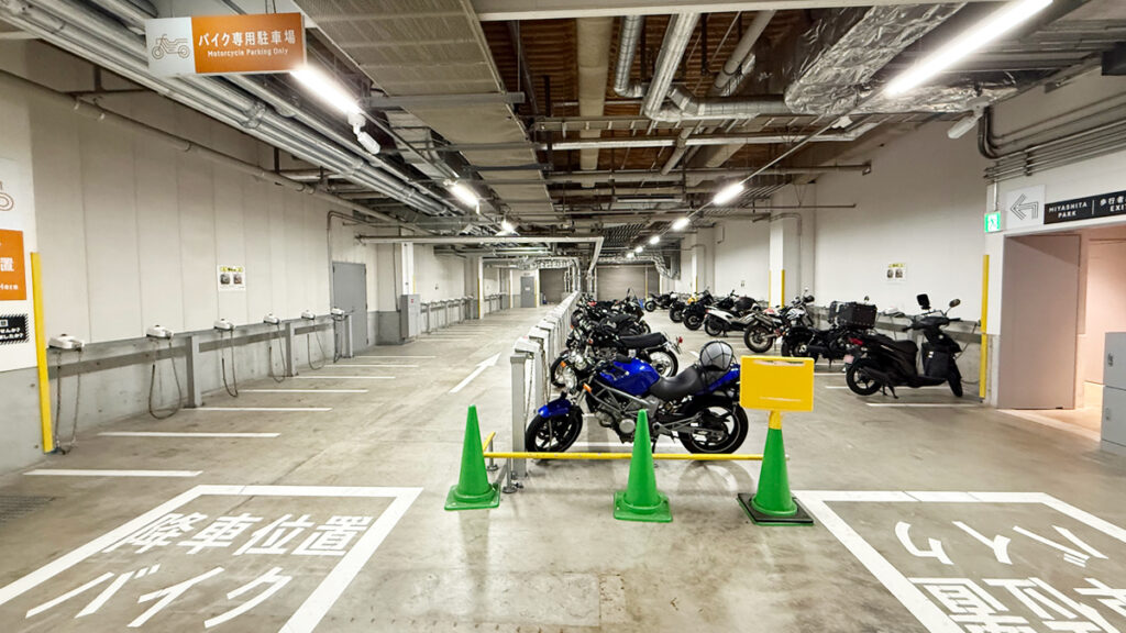 宮下公園北バイク駐車場